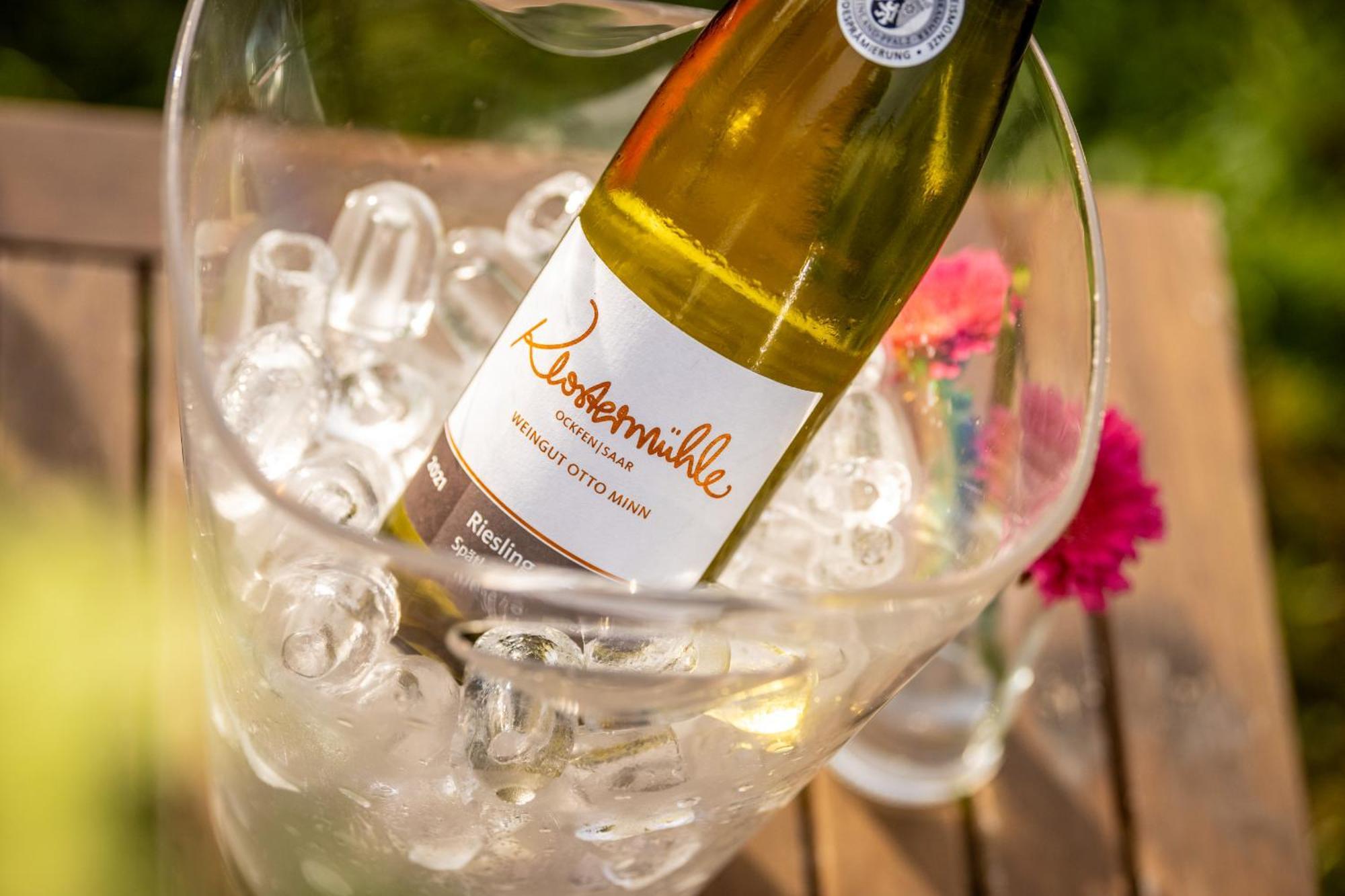 Weinhotel Restaurant Klostermuehle Ockfen Экстерьер фото
